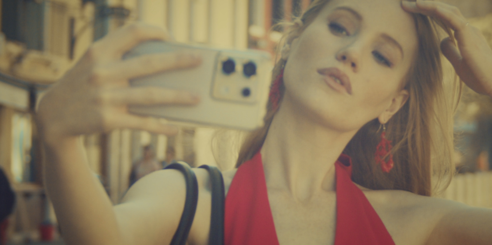 Feragni di Sir Oliver Skardy. È uscito il nuovo singolo e videoclip Selfie Claudia 1